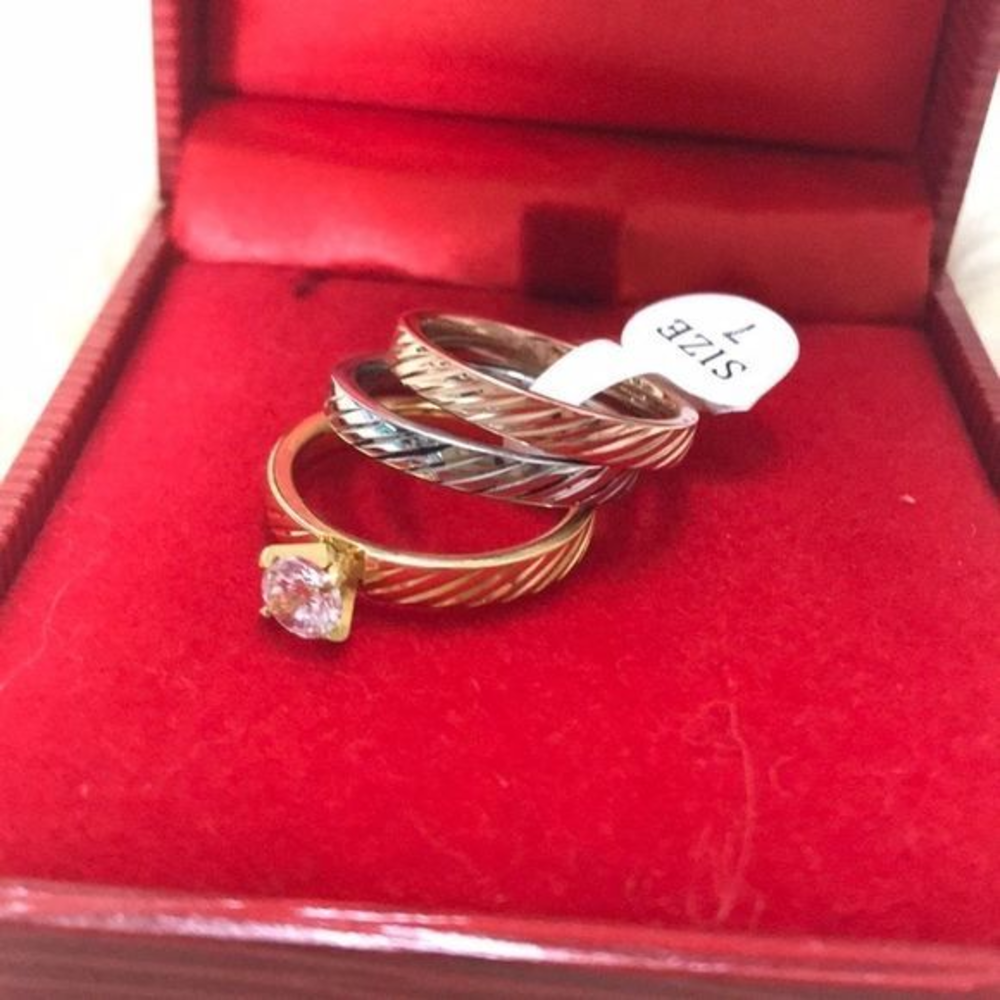 🌺Tri color ring‎ with cz diamond rested🌺❤️❤️❤️